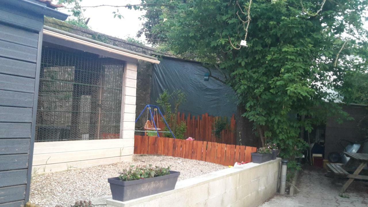 La maison de campagne Banthelu Esterno foto